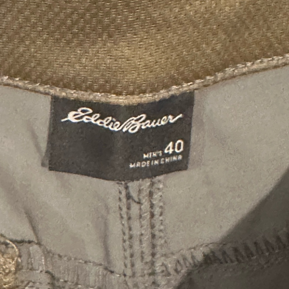 Eddie Bauer shorts size 40